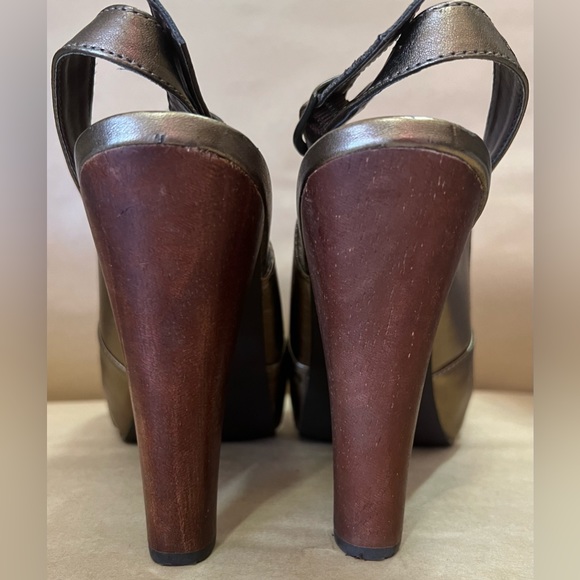 Steve Madden - Golden/Bronze, worn once inside, excellent condition!! Size 7.5 - Picture 3 of 4